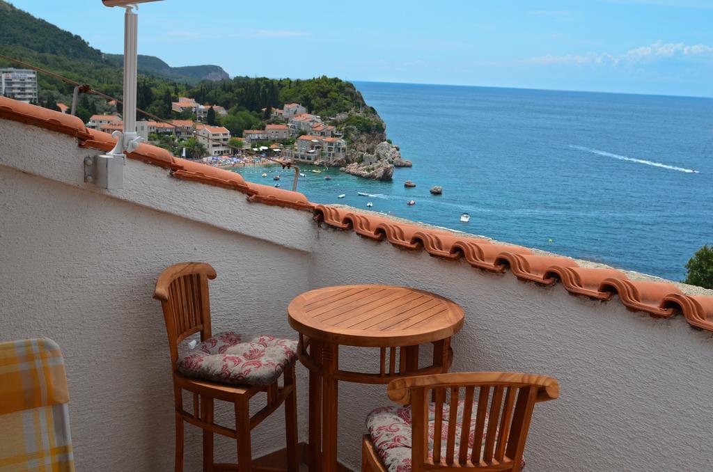 Villa Sara Guesthouse Sveti Stefan Bagian luar foto