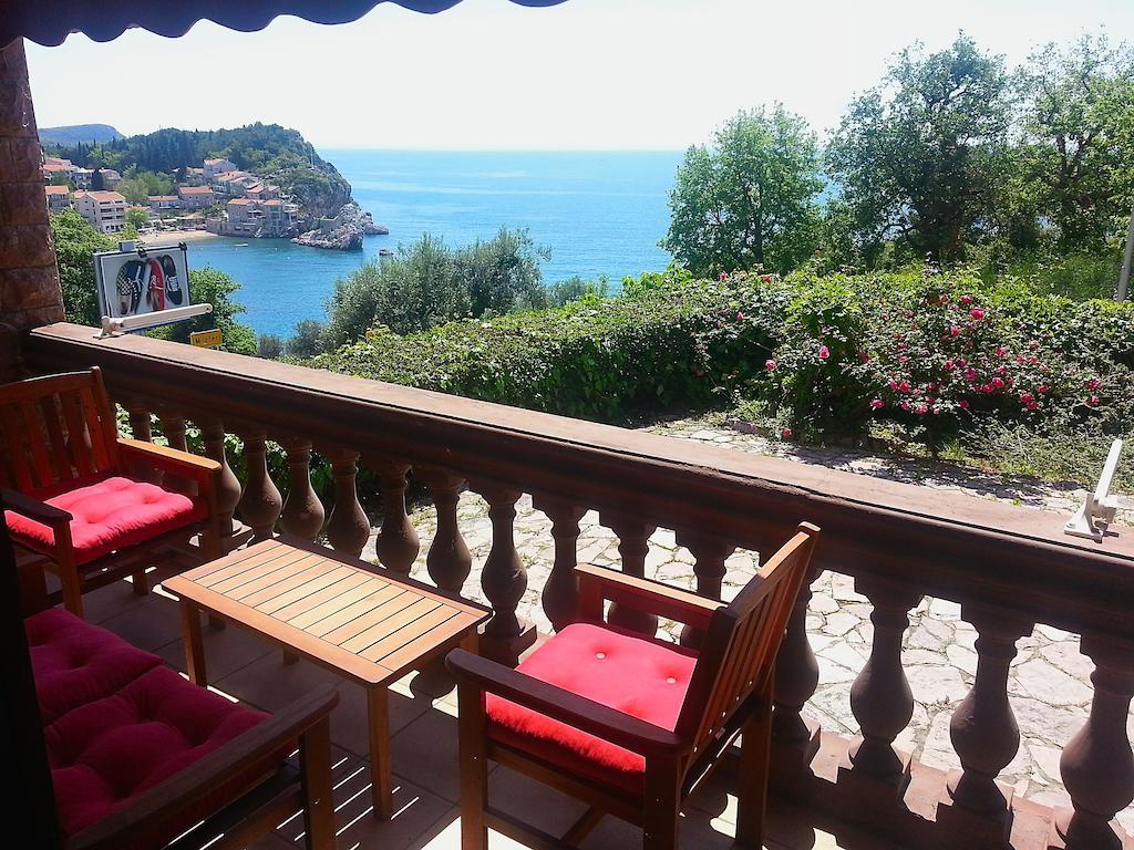 Villa Sara Guesthouse Sveti Stefan Ruang foto