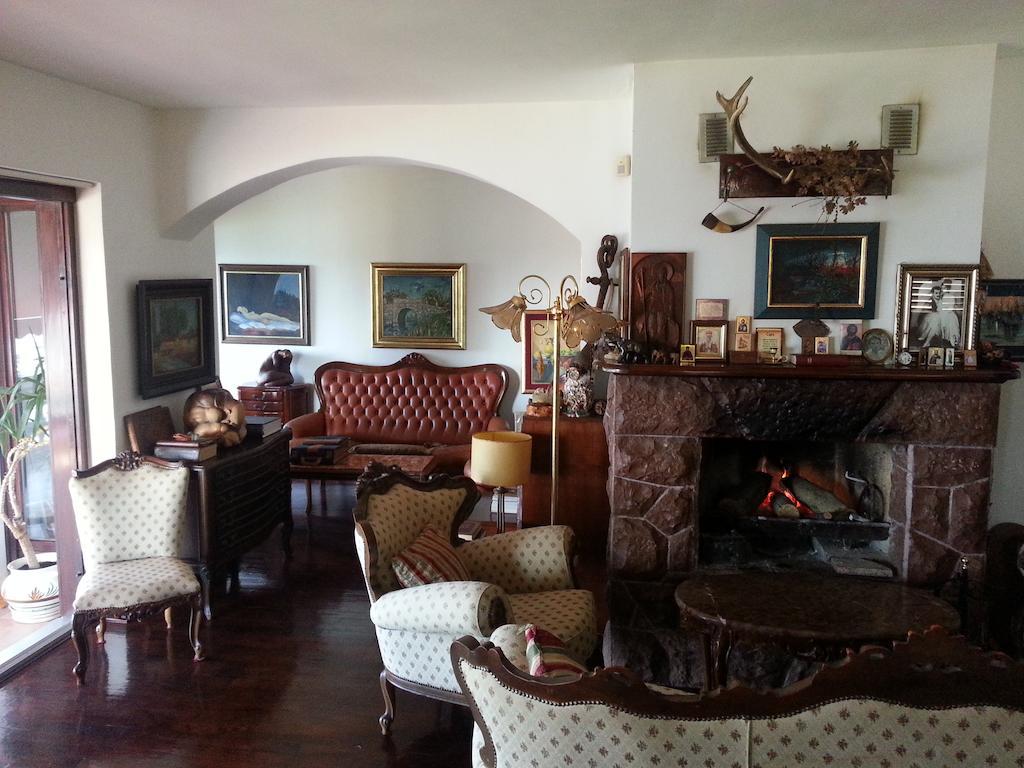 Villa Sara Guesthouse Sveti Stefan Bagian luar foto