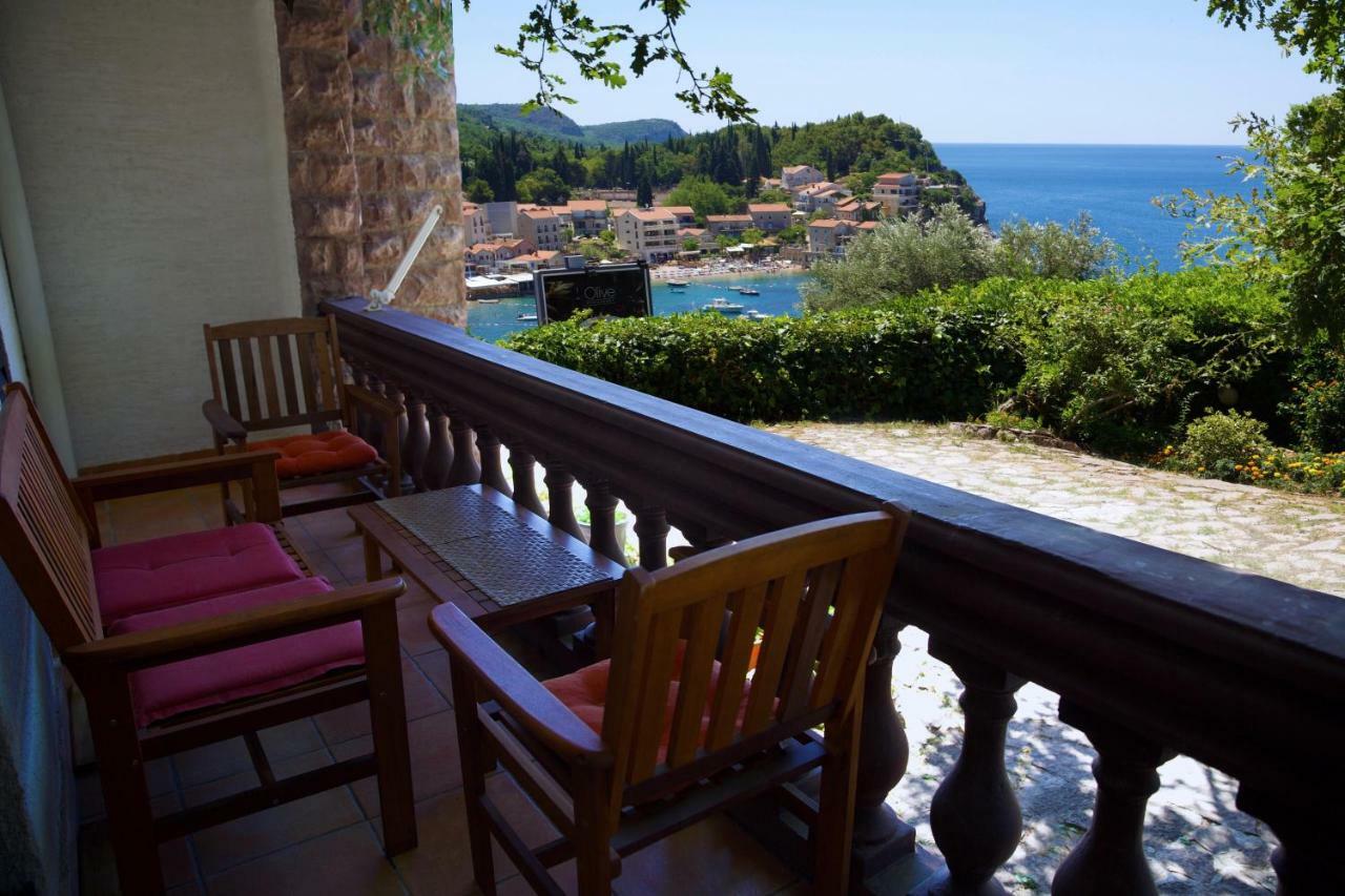 Villa Sara Guesthouse Sveti Stefan Bagian luar foto